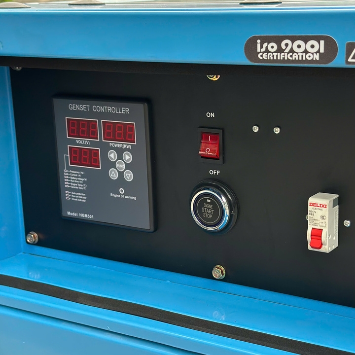 Máy phát điện chạy dầu 12KW HAKUDA HKD12KP1A siêu cách âm