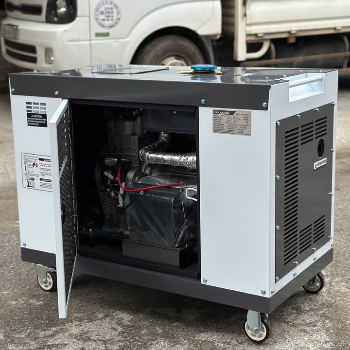 Máy phát điện chạy dầu diesel 8KW HAKUDA HKD8500P3PRO 3 pha siêu êm