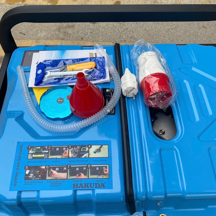 Máy phát điện chạy dầu HAKUDA 8KW HKD8500P3T 3 pha