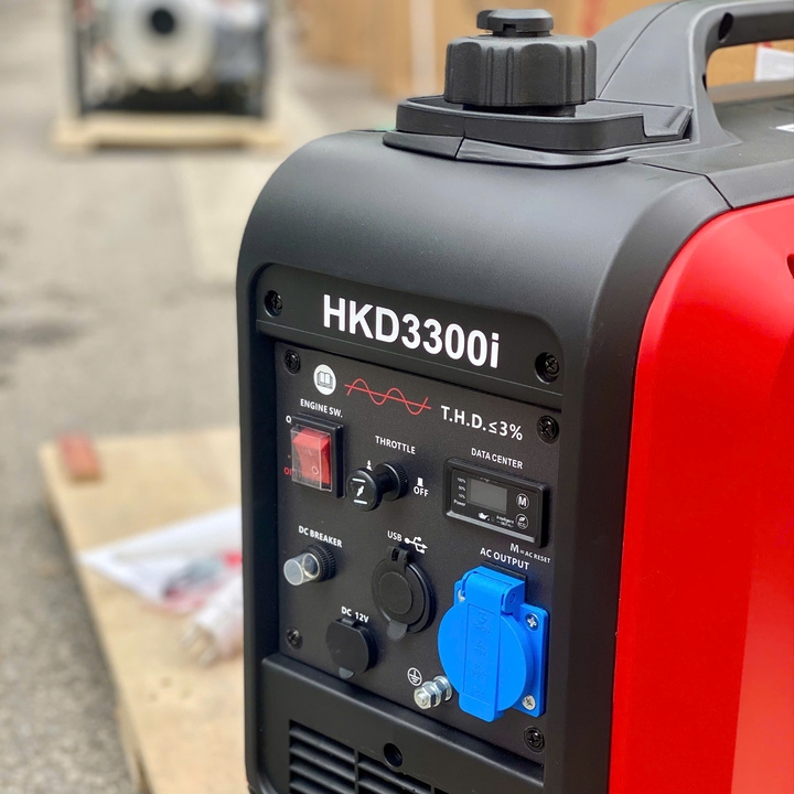 Máy phát điện chạy xăng inverter 3KW HAKUDA HKD3300i siêu cách âm