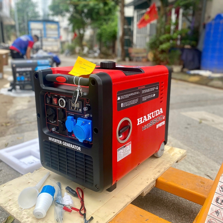 Máy phát điện chạy xăng inverter 5KW HAKUDA HKD5500ie siêu cách âm
