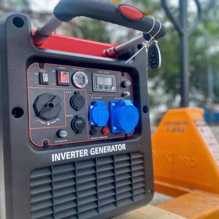 Máy phát điện chạy xăng inverter 5KW HAKUDA HKD5500ie siêu cách âm