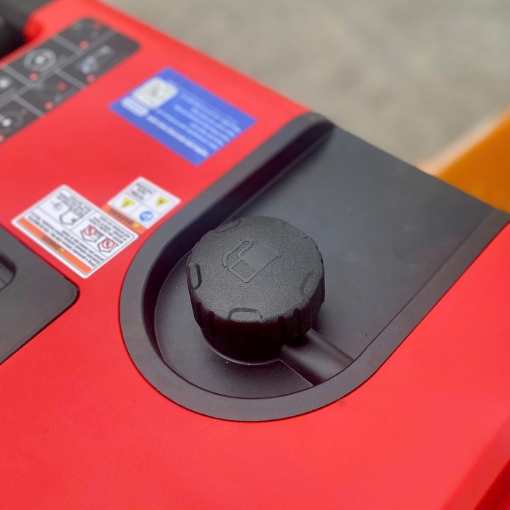 Máy phát điện chạy xăng inverter 5KW HAKUDA HKD5500ie siêu cách âm