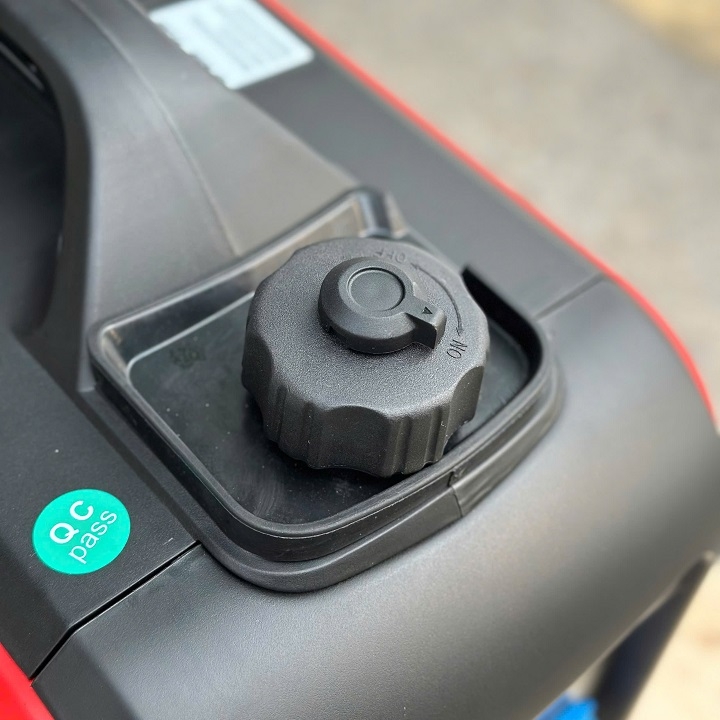 Máy phát điện chạy xăng Inverter 4KW HAKUDA HKD4000i