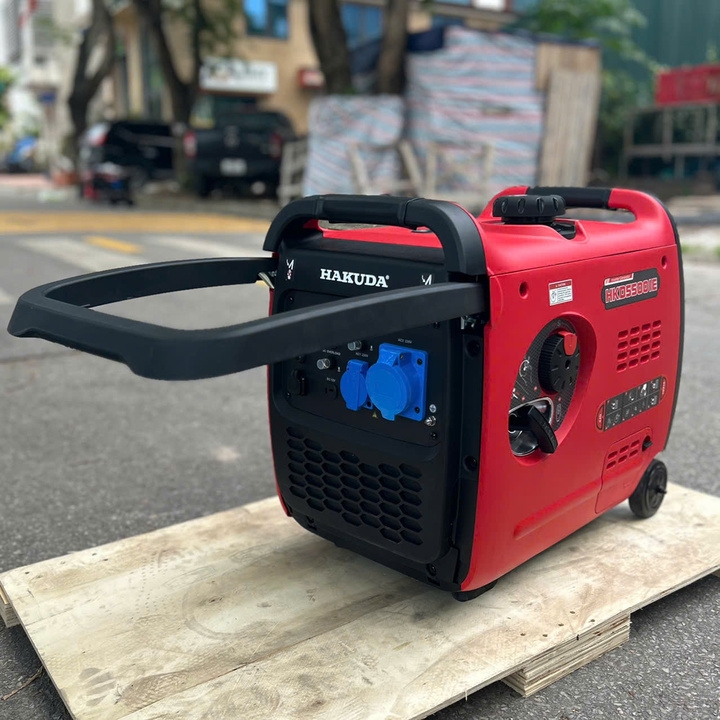 Máy phát điện chạy xăng siêu cách âm 5KW HAKUDA HKD5500IE New có đề