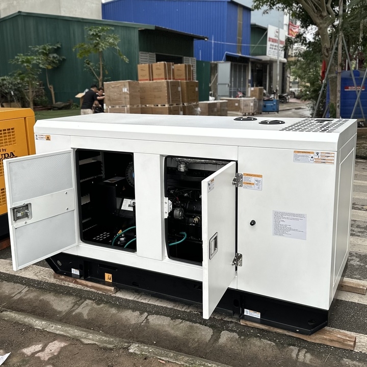 Máy phát điện công nghiệp 30KW/37KVA 3 pha HAKUDA