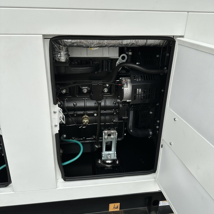 Máy phát điện công nghiệp 30KW/37KVA 3 pha HAKUDA