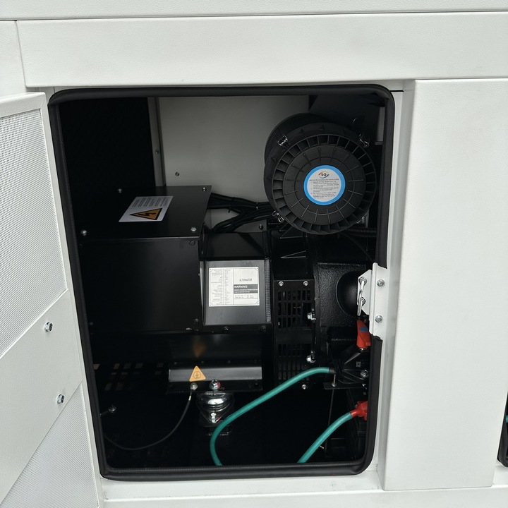 Máy phát điện công nghiệp 30KW/37KVA 3 pha HAKUDA