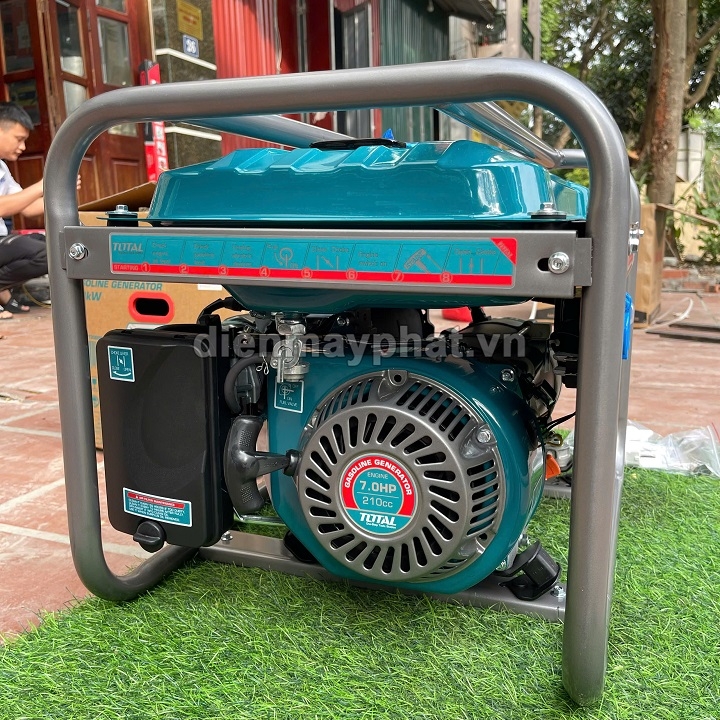 Máy phát điện chạy xăng TOTAL 3KW TP130005