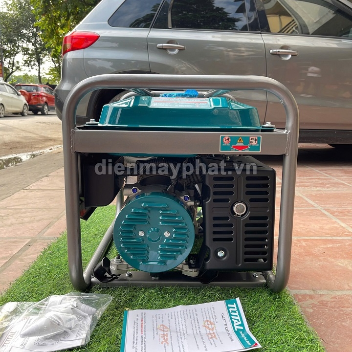 Máy phát điện chạy xăng TOTAL 3KW TP130005