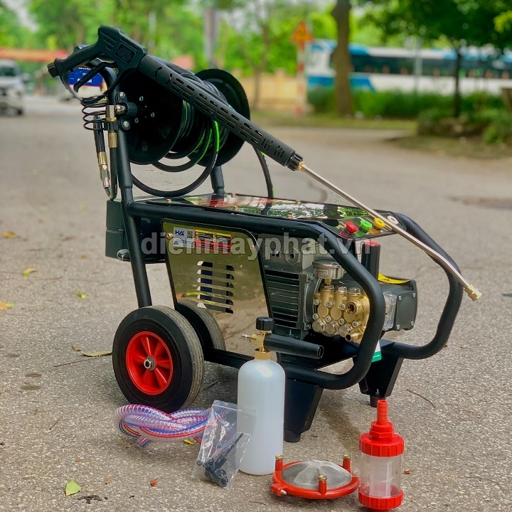 Máy phun xịt rửa xe cao áp Hakuda 3kW RL3000 pro piston sứ