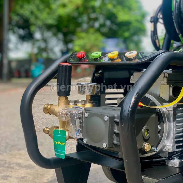 Máy phun xịt rửa xe cao áp Hakuda 3kW RL3000 pro piston sứ