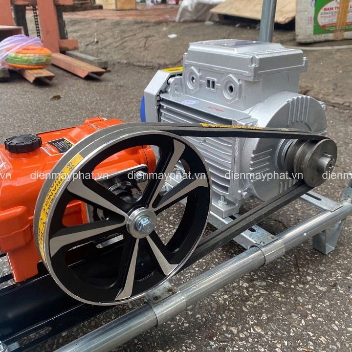 Máy phun xịt thuốc dây đai MITSUYAMA 1HP TL299CP Pitton sứ