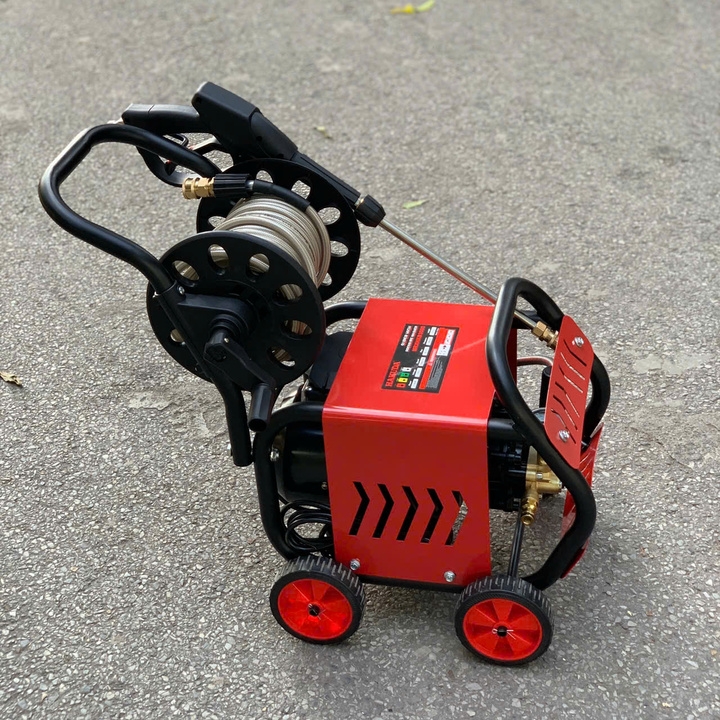 Máy rửa xe rulo cuộn dây 3000W HAKUDA MRXHKD3000