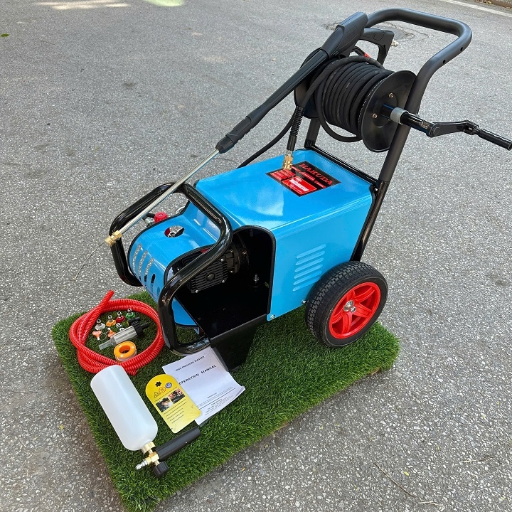 Máy xịt rửa xe cao áp HAKUDA 3KW MRXCAHKD3500-1