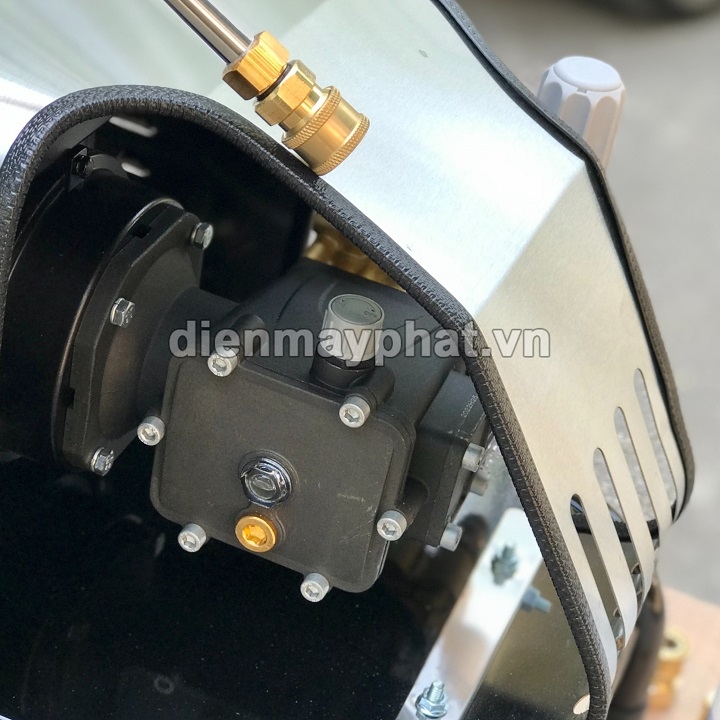 Máy rửa xe cao áp HAKUDA 2.5KW 2500 HKD piston sứ