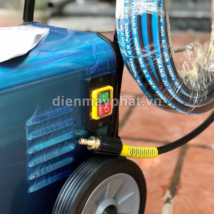 Máy rửa xe cao áp HAKUDA 2KW 2000 HKD piston sứ