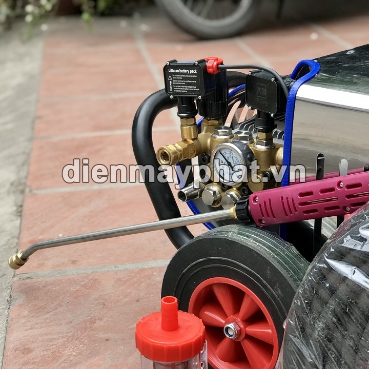 Máy rửa xe cao áp HAKUDA 3KW 3000 HKD piston sứ