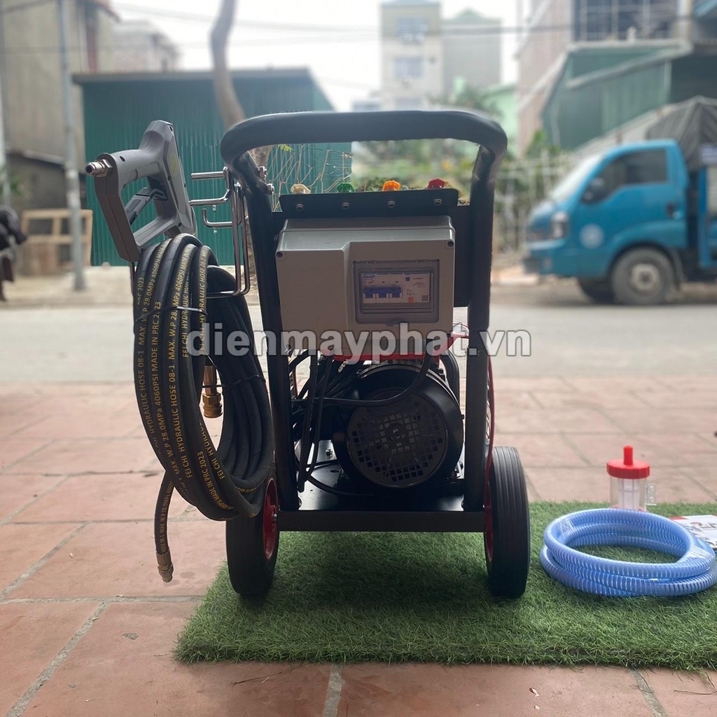 Máy rửa xe cao áp 5.5KW NAKAWA TX-55 piston sứ