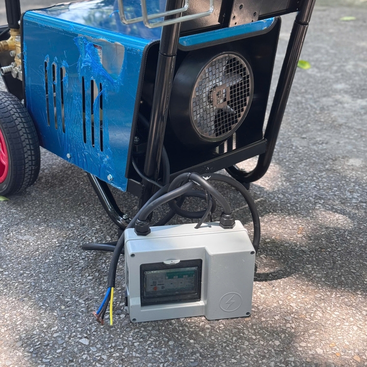 Máy rửa xe cao áp 5.5KW HAKUDA MRXCAHKD5500 3 pha