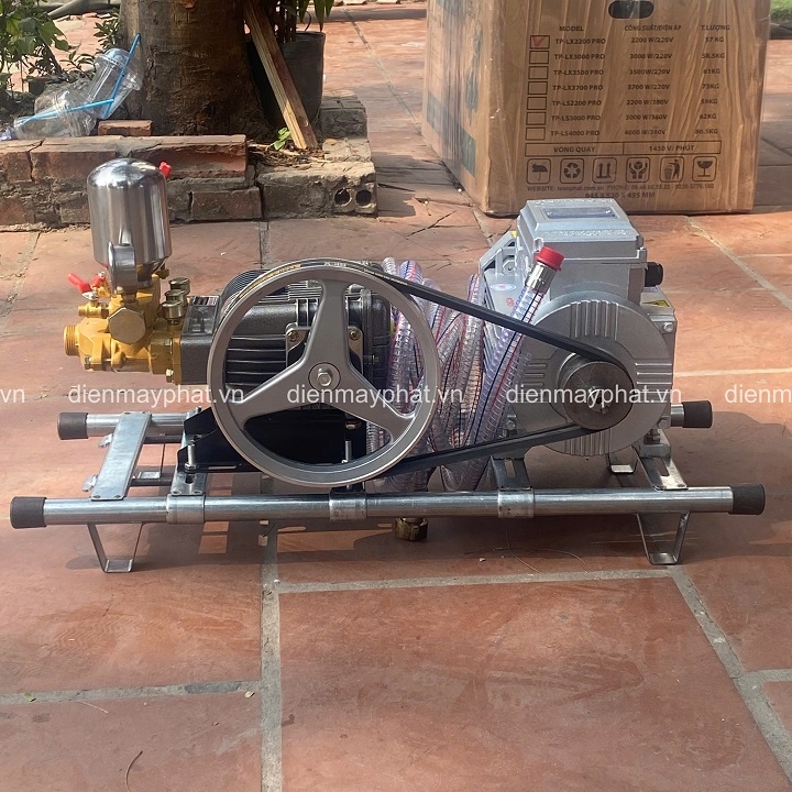 Máy rửa xe dây đai GMAX 3KW GM58TT