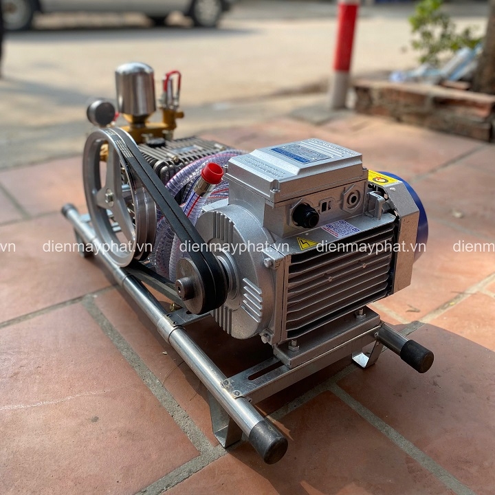 Máy rửa xe dây đai GMAX 3KW GM58TT