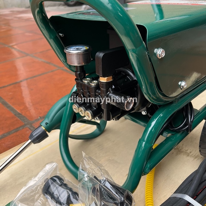 Máy rửa xe FANTON 2500W FT888-3