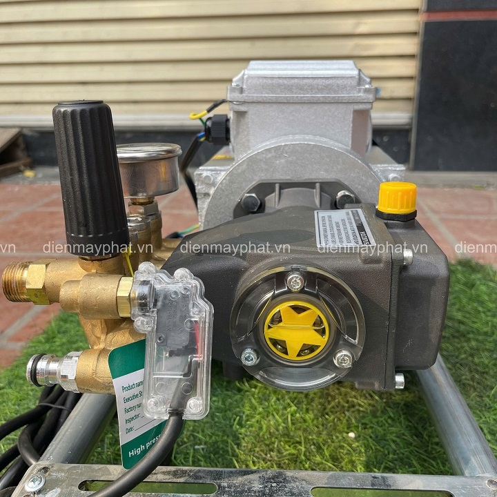 Máy rửa xe liền trục HA luxuly 1.5KW