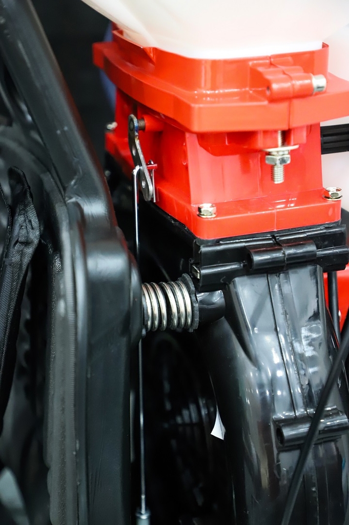 Máy phun thuốc 2 thì 26L Mitsukaisho 3WF-3A-26 2.13KW