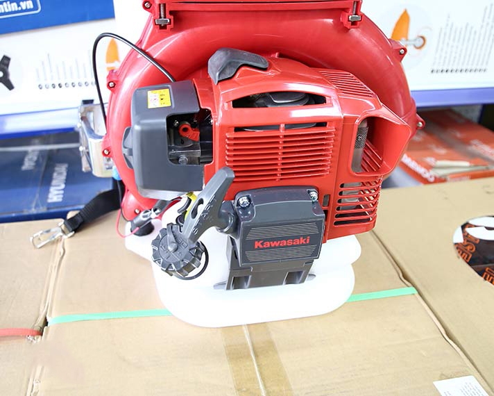 Máy phun thuốc 2 thì 26L Kawasaki KS-26L TJ45E (LH)