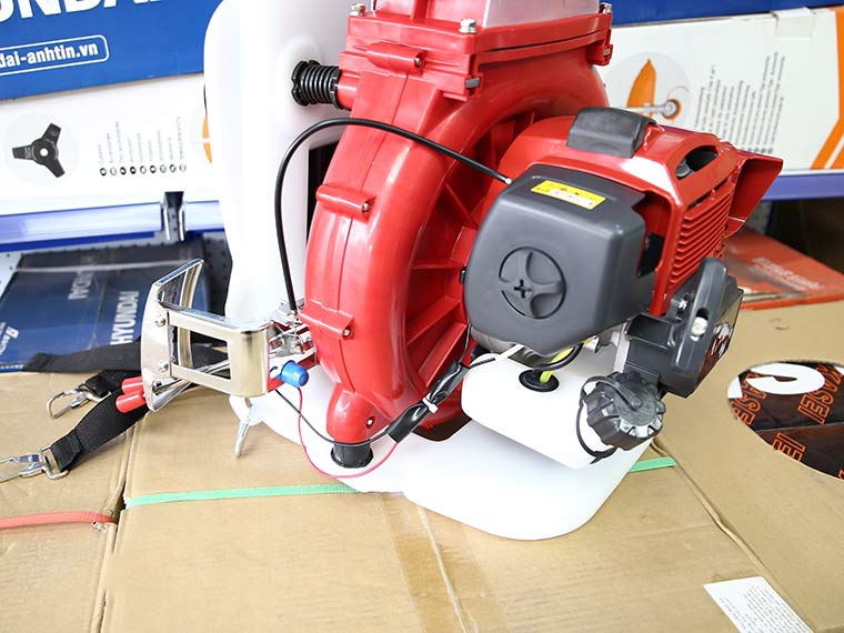 Máy sạ lúa 2 thì 26L Kawasaki KS-26L TJ45E (TT)