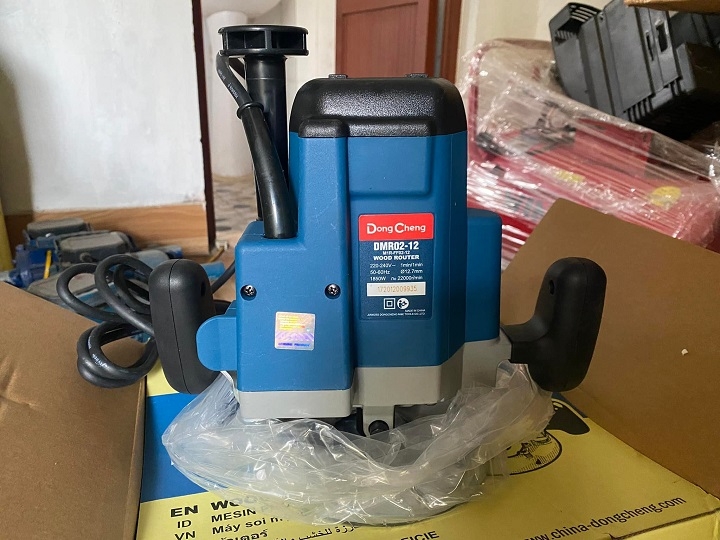 Máy soi mộng Dongcheng 1850W DMR04-12