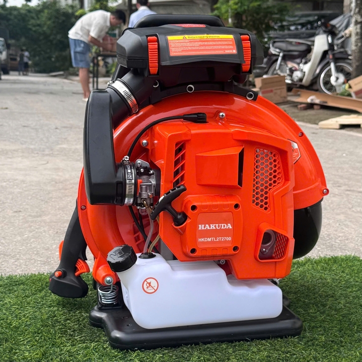 Máy thổi bụi đeo vai 2 thì 2.7KW HAKUDA HKDMTL2T2700