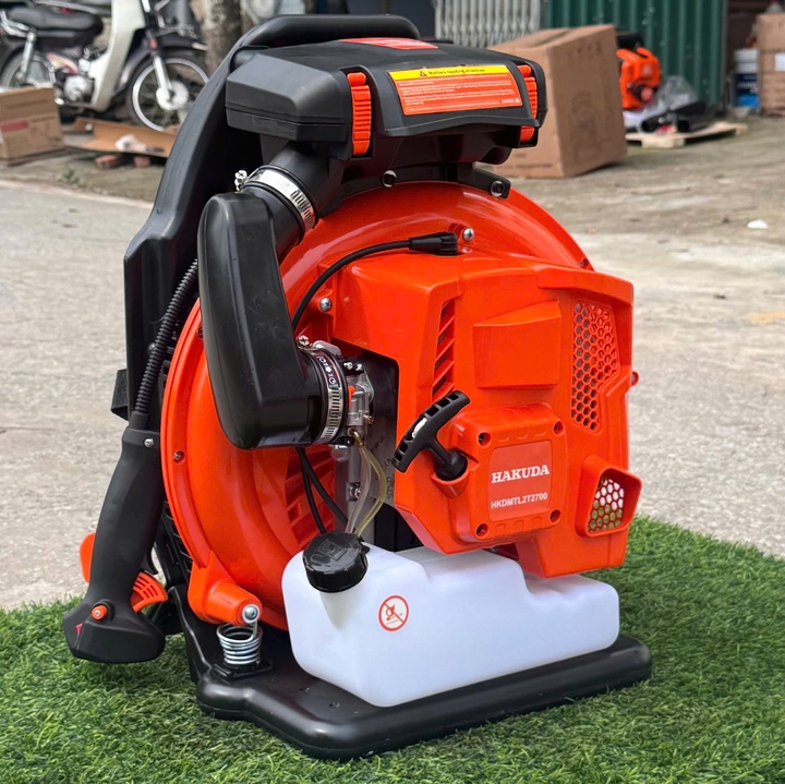 Máy thổi bụi đeo vai 2 thì 2.7KW HAKUDA HKDMTL2T2700