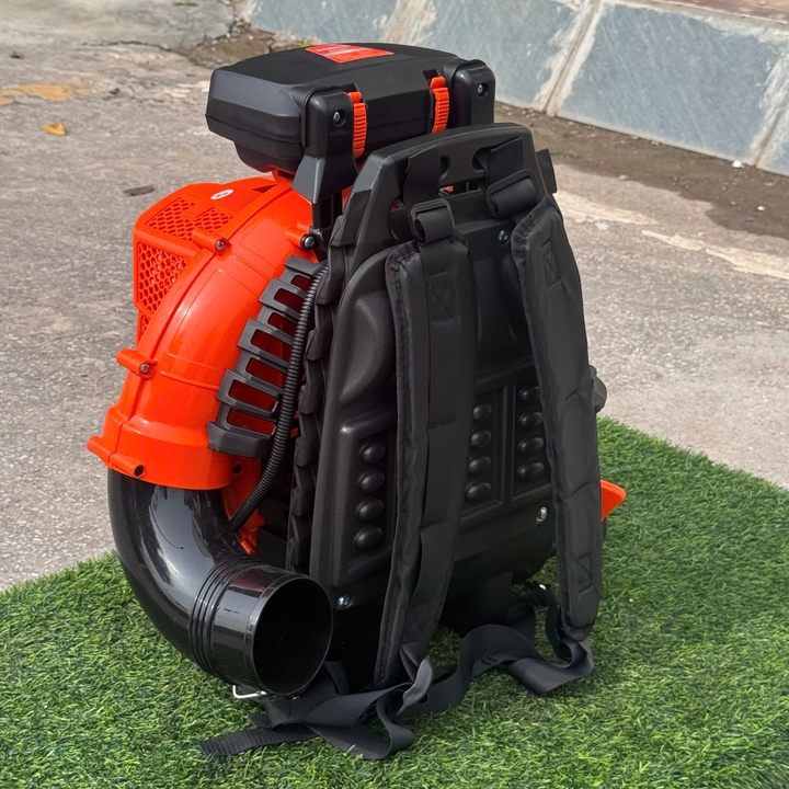 Máy thổi bụi đeo vai 2 thì 3.7KW HAKUDA HKDMTL2T3700