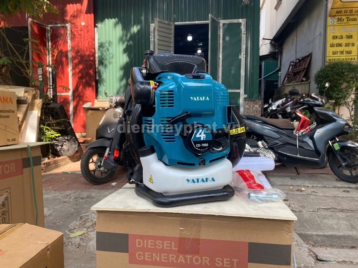 Máy thổi lá 4 thì Yataka 2.7KW CS-7650