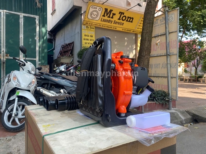 Máy thổi bụi chạy xăng Mitsuyama 1.25KW TL808