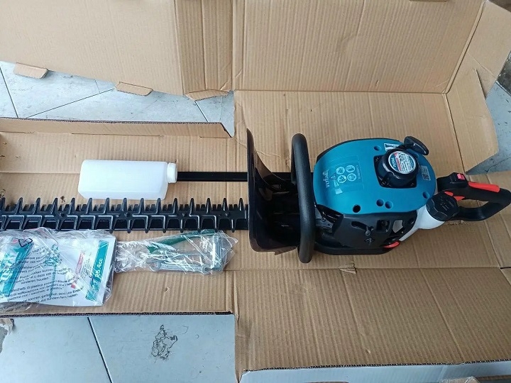 Máy tỉa rào chạy xăng 2 thì TOTAL 1HP TGT5265511