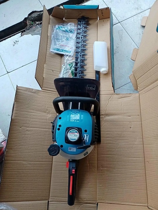 Máy tỉa rào chạy xăng 2 thì TOTAL 1HP TGT5265511