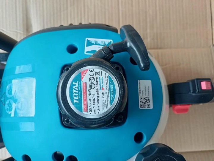 Máy tỉa rào chạy xăng 2 thì TOTAL 1HP TGT5265511