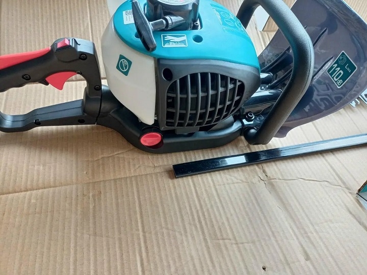 Máy tỉa rào chạy xăng 2 thì TOTAL 1HP TGT5265511
