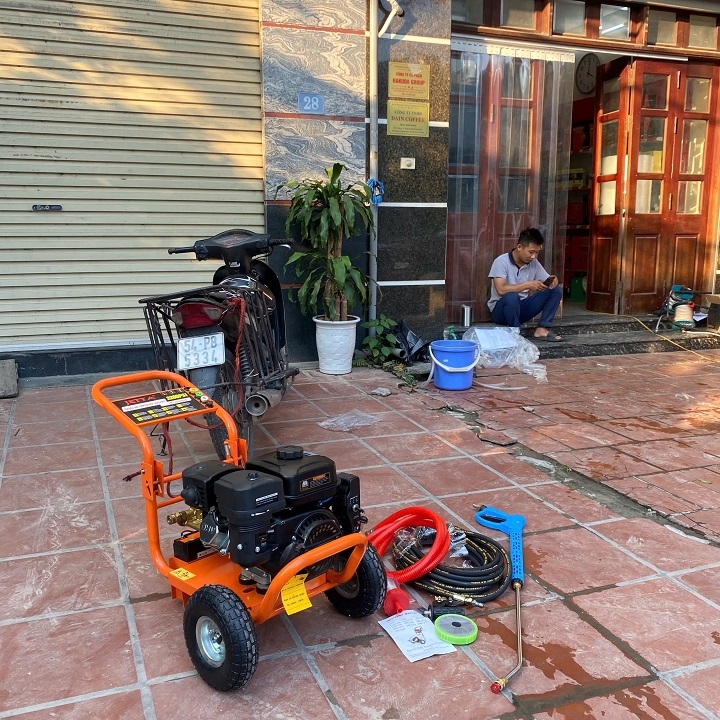 Máy xịt rửa cao áp chạy xăng JETTA 6.5HP JET-2500GFB