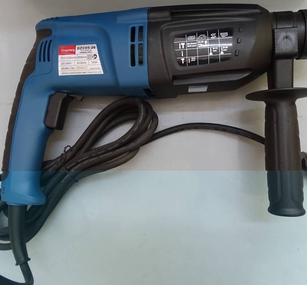 Máy khoan búa DONGCHENG DZC05-26B 720W