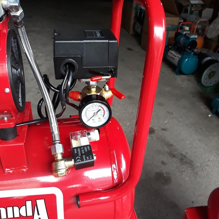 Máy nén khí không dầu PANDA 850W 12L PD850/14