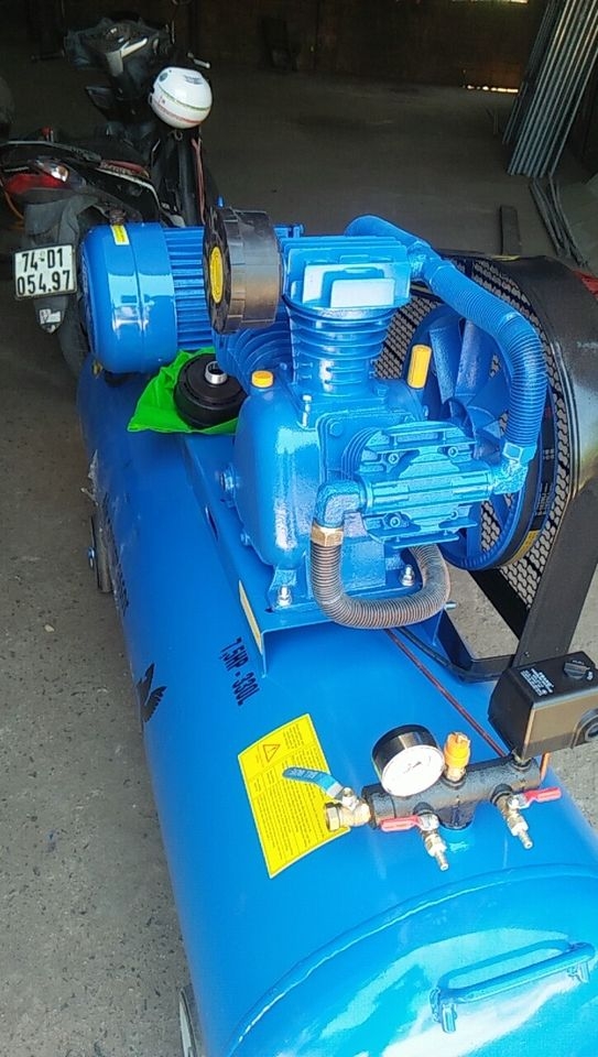 Máy Nén Khí Dây Đai Pegasus 7.5HP 330L TM-W-0.67/12.5-330L 3 Pha