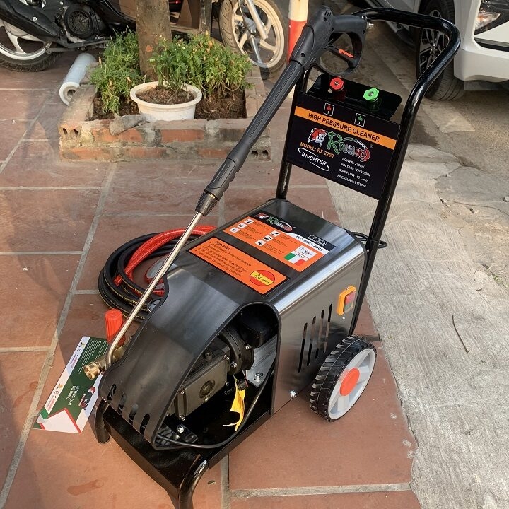 Máy Rửa Xe Cao Áp Romano 2.2Kw RX-2200