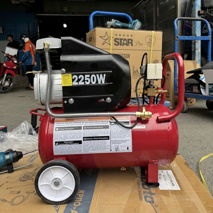 Máy nén khí có dầu 2250W PANDA 30L PT30PRO