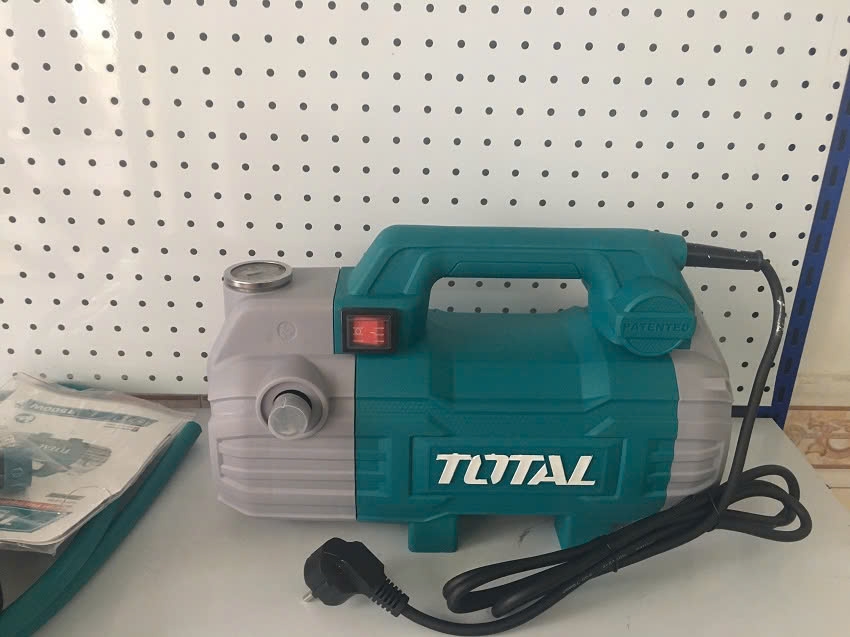 Máy xịt rửa xe TOTAL TGT11236 1500W