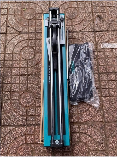 Máy cắt gạch bàn đẩy tay TOTAL THT578002 800mm