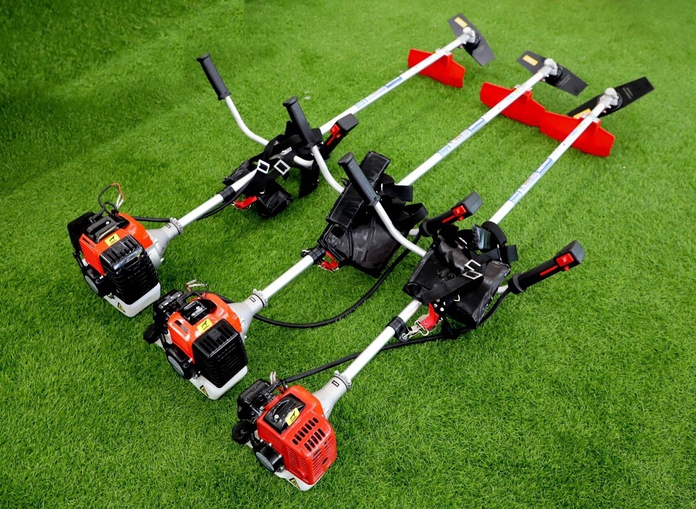 Máy cắt cỏ chạy xăng 2 thì MITSUKAISHO 143 1470W